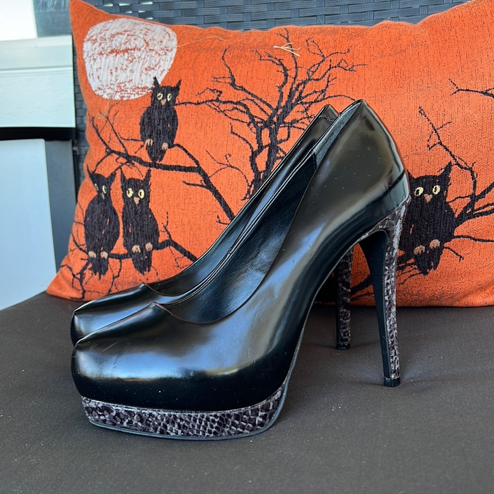 Vera Wang Heels